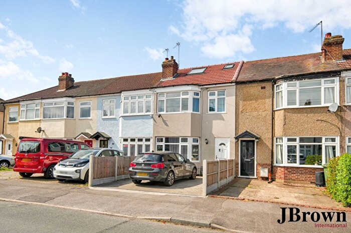 3 Bedroom Terraced House For Sale In Ramsden Drive, Romford, Essex, RM5