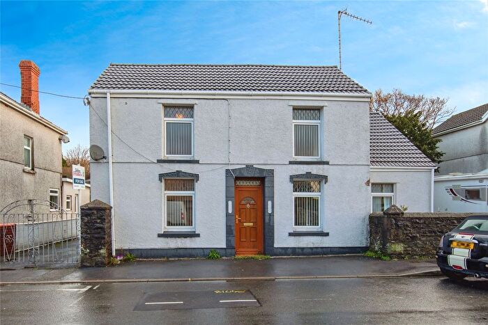 4 Bedroom Detached House For Sale In Llwynhendy Road, Llanelli, Carmarthenshire, SA14