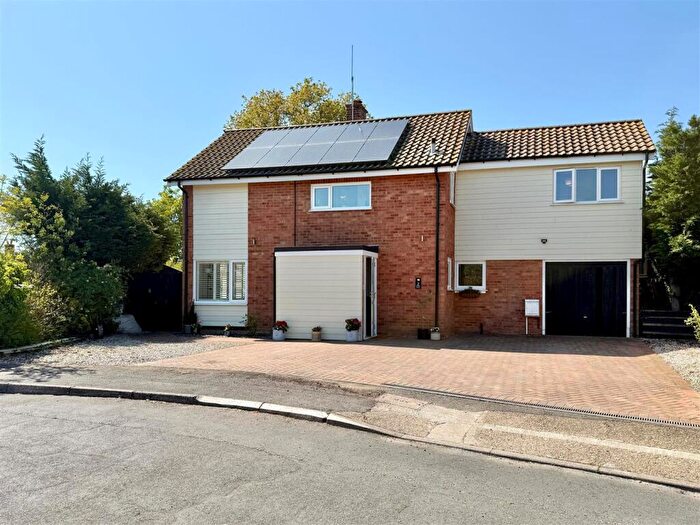 4 Bedroom Detached House For Sale In Uvedale Gardens, Needham Market, Ipswich, IP6