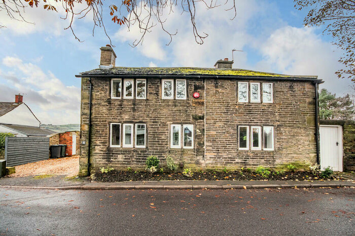 2 Bedroom Semi-Detached House To Rent In Lascelles Hall Road, Kirkheaton, HD5