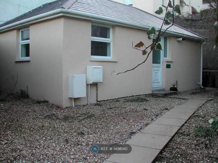 1 Bedroom Bungalow To Rent In Hill View Terrace, Torquay, TQ1
