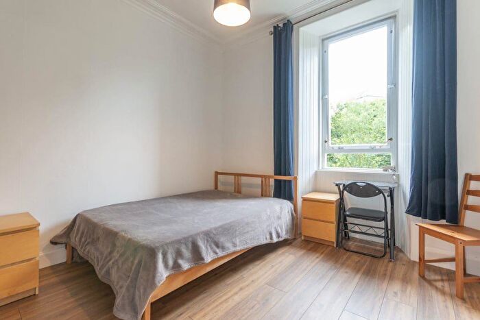 1 Bedroom Flat To Rent In L Broughton Road, Edinburgh, EH7