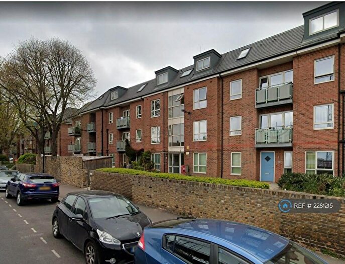 2 Bedroom Flat To Rent In Plaistow, London, E13