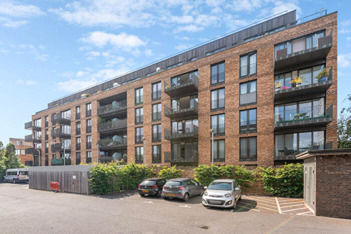 1 Bedroom Flat To Rent In Cobalt Place, Battersea Park, SW11