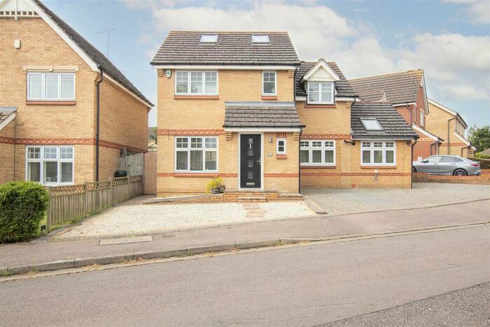 3 Bedroom Detached House For Sale In Great Innings South, Watton At Stone, Hertford, SG14