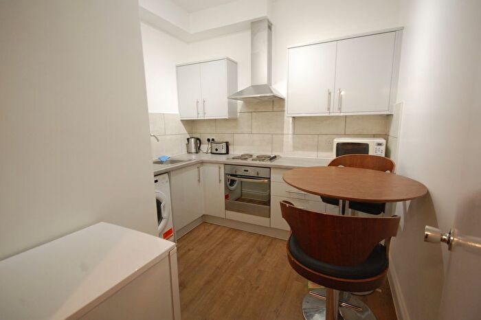 Studio To Rent In Blythe Road, London, W14