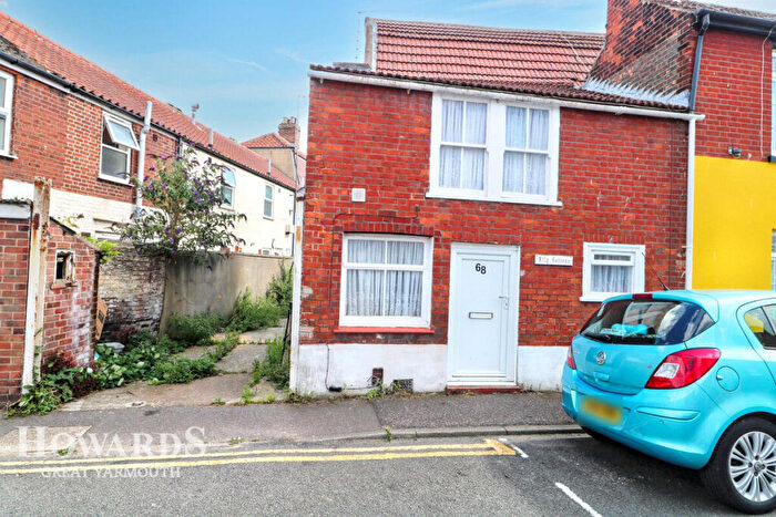 3 Bedroom Semi-Detached House For Sale In North Market Road, Great Yarmouth, NR30