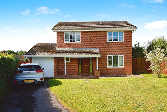 4 Bedroom Detached House For Sale In Countess Road, Amesbury, Salisbury, SP4