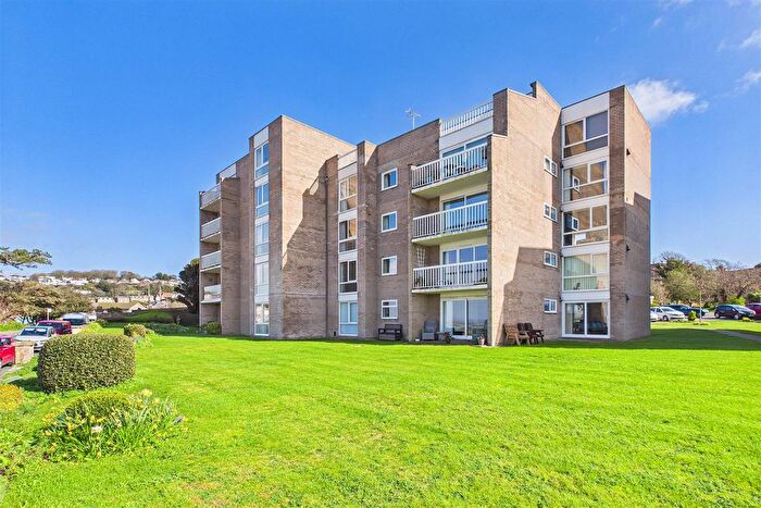 2 Bedroom Flat For Sale In Elton Road, Clevedon, BS21