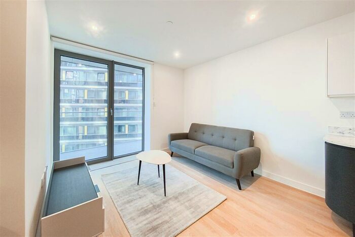 Apartment To Rent In Laurence Place, M3