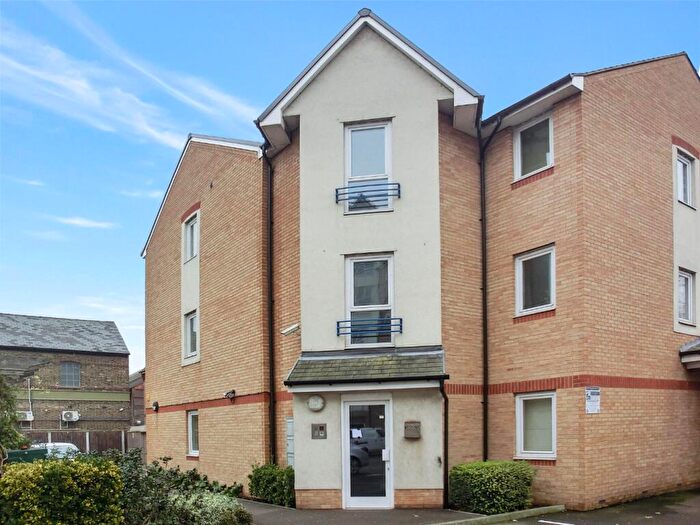 1 Bedroom Apartment To Rent In Fairfield Square, Stuart Road, Gravesend, Kent, DA11