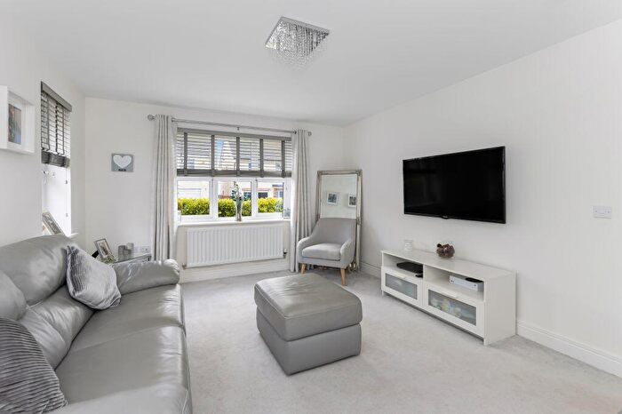4 Bedroom Detached House For Sale In Sycamore Drive, Penicuik, EH26