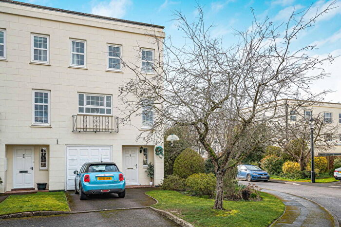4 Bedroom Semi Detached House For Sale In Keynshambury Road, Cheltenham, GL52
