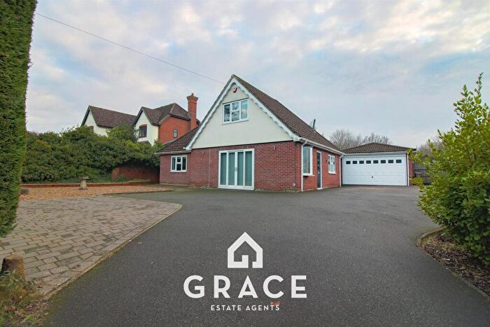 3 Bedroom Detached House For Sale In Bucklesham Road, Ipswich, IP3