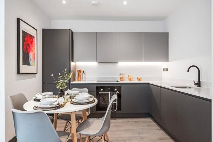 1 Bedroom Flat To Rent In Chertsey, Surrey, KT16