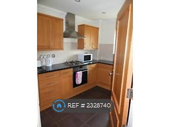 4 Bedroom Semi-Detached House To Rent In Argyle Road, London, W13