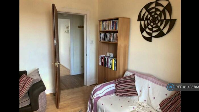 3 Bedroom Flat To Rent In Perth, Perth, PH2