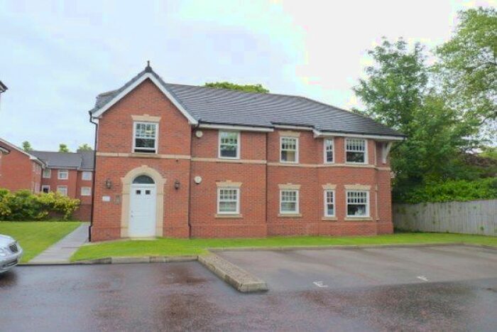 2 Bedroom Flat To Rent In Howbeck Road, Prenton, CH43