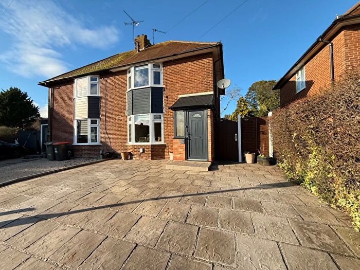 3 Bedroom Semi Detached House For Sale In Northfields, Dunstable, LU5