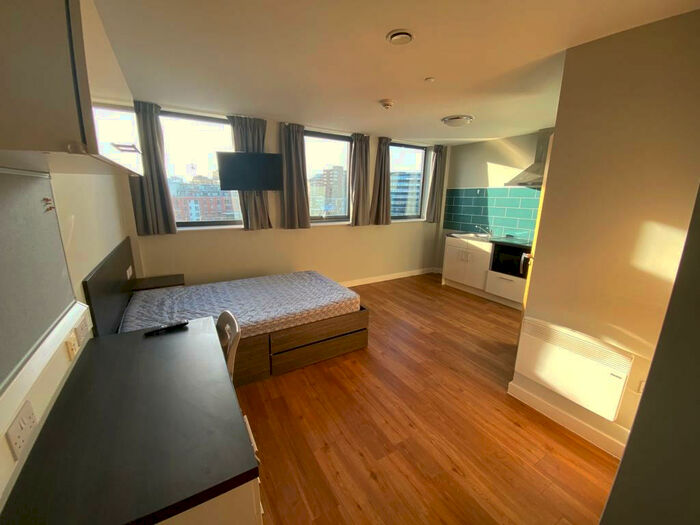 Apartment To Rent In Sovereign House, Queen Street, Sheffield, South Yorkshire, S1