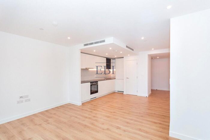 1 Bedroom Apartment To Rent In One Thames Quay, Marsh Wall, Canary Wharf, E14