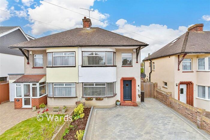 3 Bedroom Semi Detached House For Sale In Wilson Avenue, Rochester, Kent, ME1
