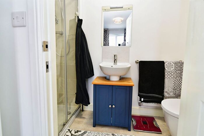 3 Bedroom Semi-Detached House For Sale In Whiteley Field Lane, Sheffield, S6