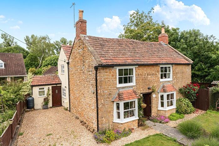 3 Bedroom Detached House For Sale In Clanville, Castle Cary, BA7