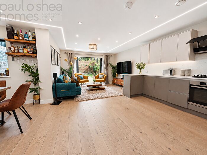 3 Bedroom Flat For Sale In Belvoir Heights, Russell Green Close, CR8