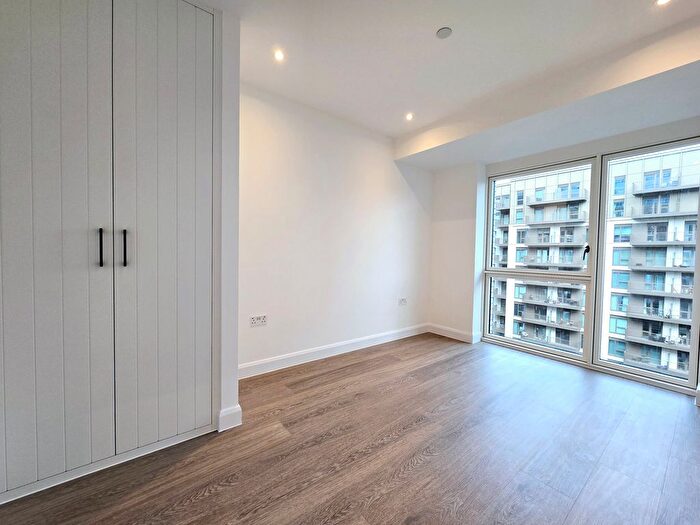1 Bedroom Flat To Rent In Ellipse House, Eden Place, Custom House, E16