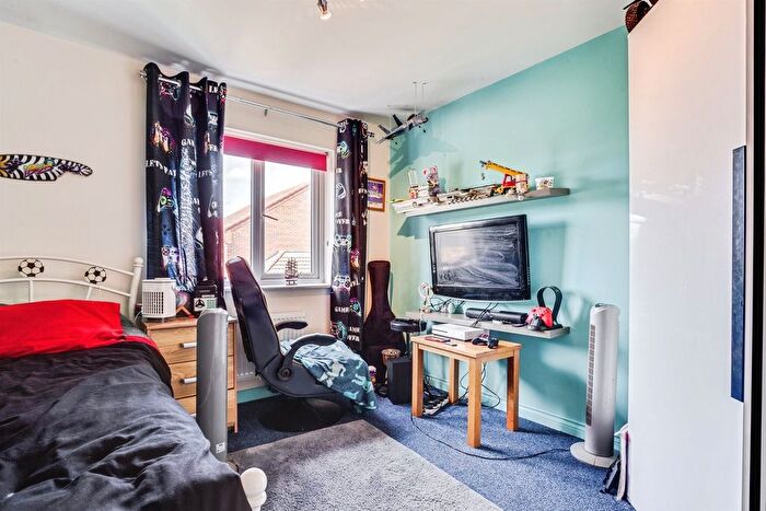 3 Bedroom Semi-detached House For Sale In Herbage View, Crofton, Wakefield, WF4