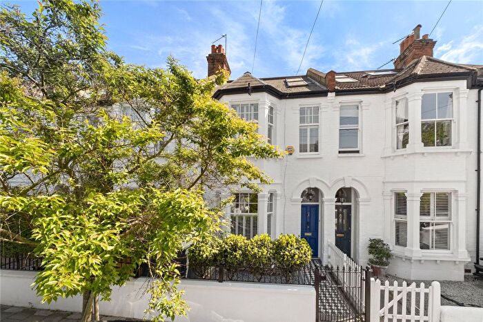 4 Bedroom Terraced House For Sale In Hydethorpe Road, London, SW12