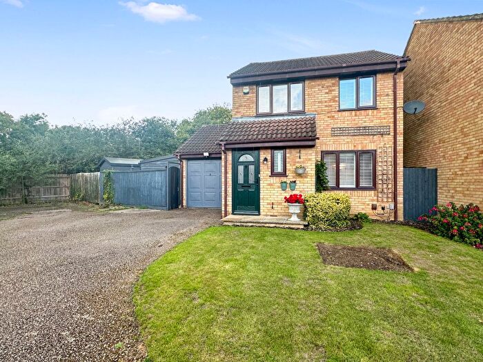 3 Bedroom Detached House For Sale In Heather Lane, Northampton, NN3