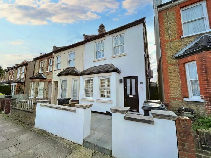 2 Bedroom End Of Terrace House To Rent In Victoria Road, Bromley, BR2