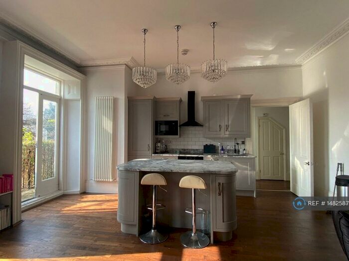 3 Bedroom Flat To Rent In Shooters Hill Road, London, SE3