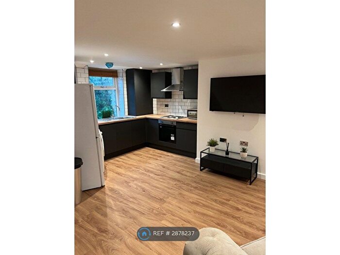 3 Bedroom End Terrace House To Rent In Whitegate Road, Huddersfield, HD4