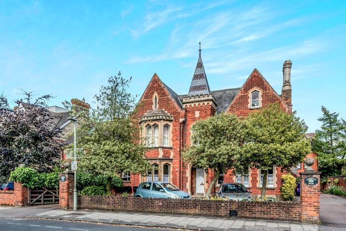 1 Bedroom Flat To Rent In Rothsay Gardens, Bedford, MK40