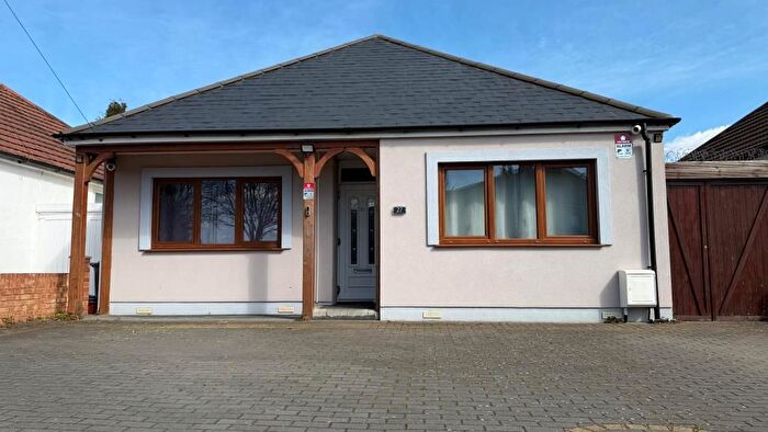 3 Bedroom Detached Bungalow For Sale In Feltham, Hounslow, TW13