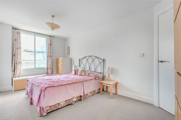 1 Bedroom Flat To Rent In Wandsworth Road, Battersea, SW8