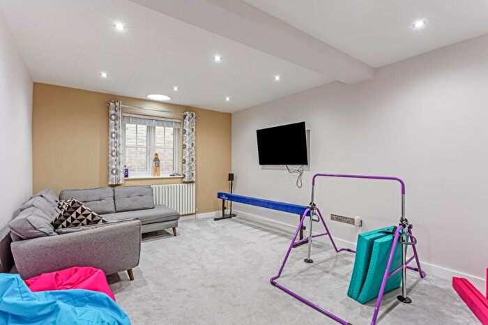 5 Bedroom Detached House For Sale In Butlers Court Road, Beaconsfield, Buckinghamshire, HP9