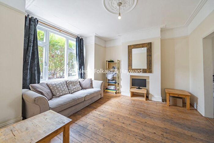 3 Bedroom Detached House To Rent In Eswyn Road, Tooting, London, SW17