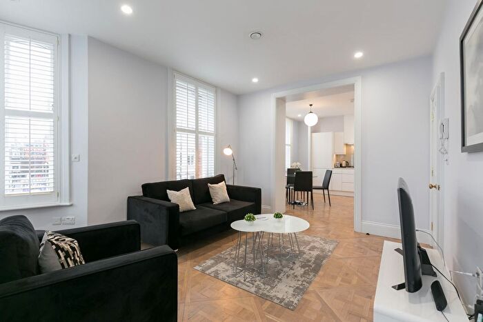 2 Bedroom Flat To Rent In Shaftesbury Avenue, London, W1D