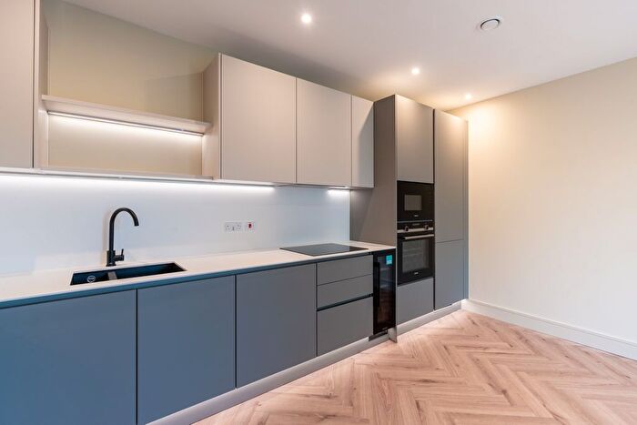 2 Bedroom Flat To Rent In Lapidge Drive, London, SW17