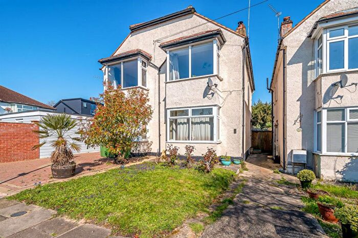 2 Bedroom Maisonette For Sale In Clayfarm Road, New Eltham, SE9