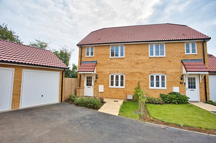 3 Bedroom Semi-Detached House For Sale In Daniels Place, Hawkinge, Folkestone, Kent, CT18