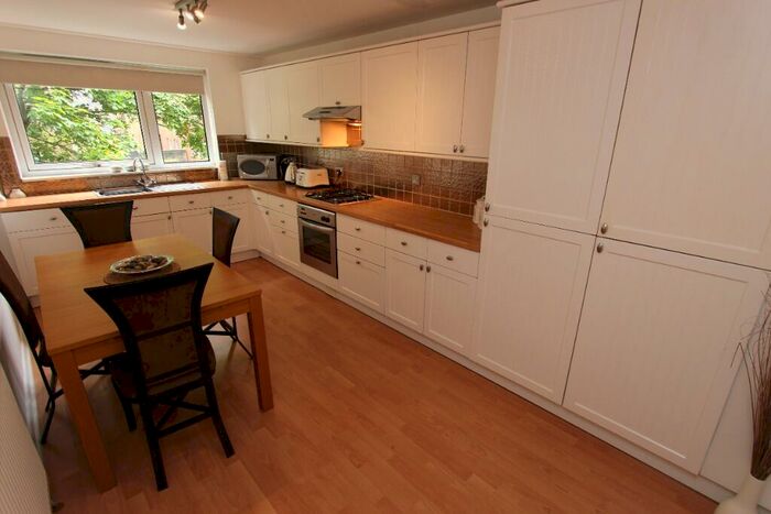 2 Bedroom Flat To Rent In Gordon Street, Leith, Edinburgh, EH6