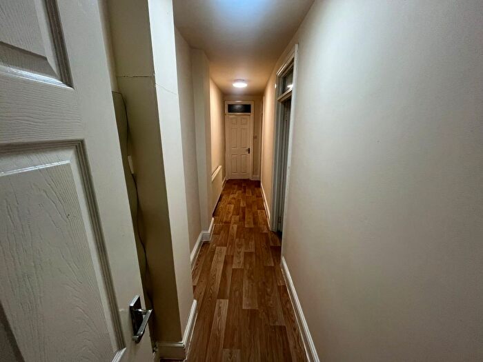 2 Bedroom Flat To Rent In Raven Row, London, E1