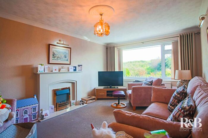 2 Bedroom Detached Bungalow For Sale In Hexham Road, Morecambe, LA4