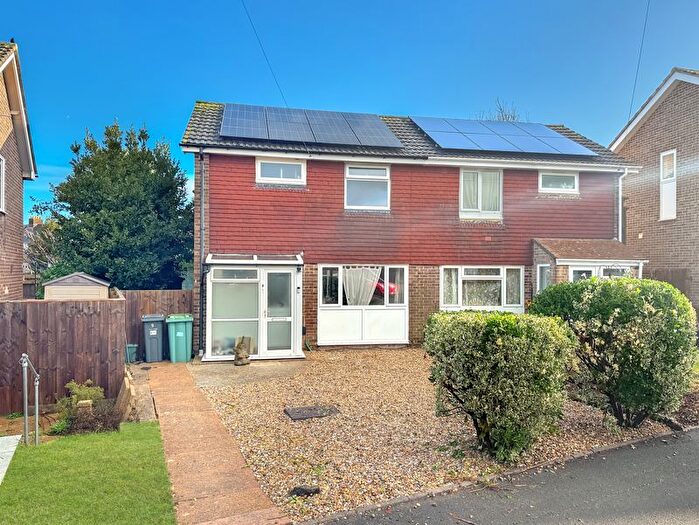 3 Bedroom Semi Detached House For Sale In Spring Walk, Newport, PO30