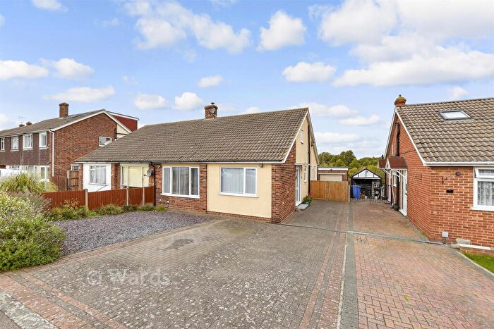 3 Bedroom Chalet For Sale In Willement Road, Faversham, Kent, ME13